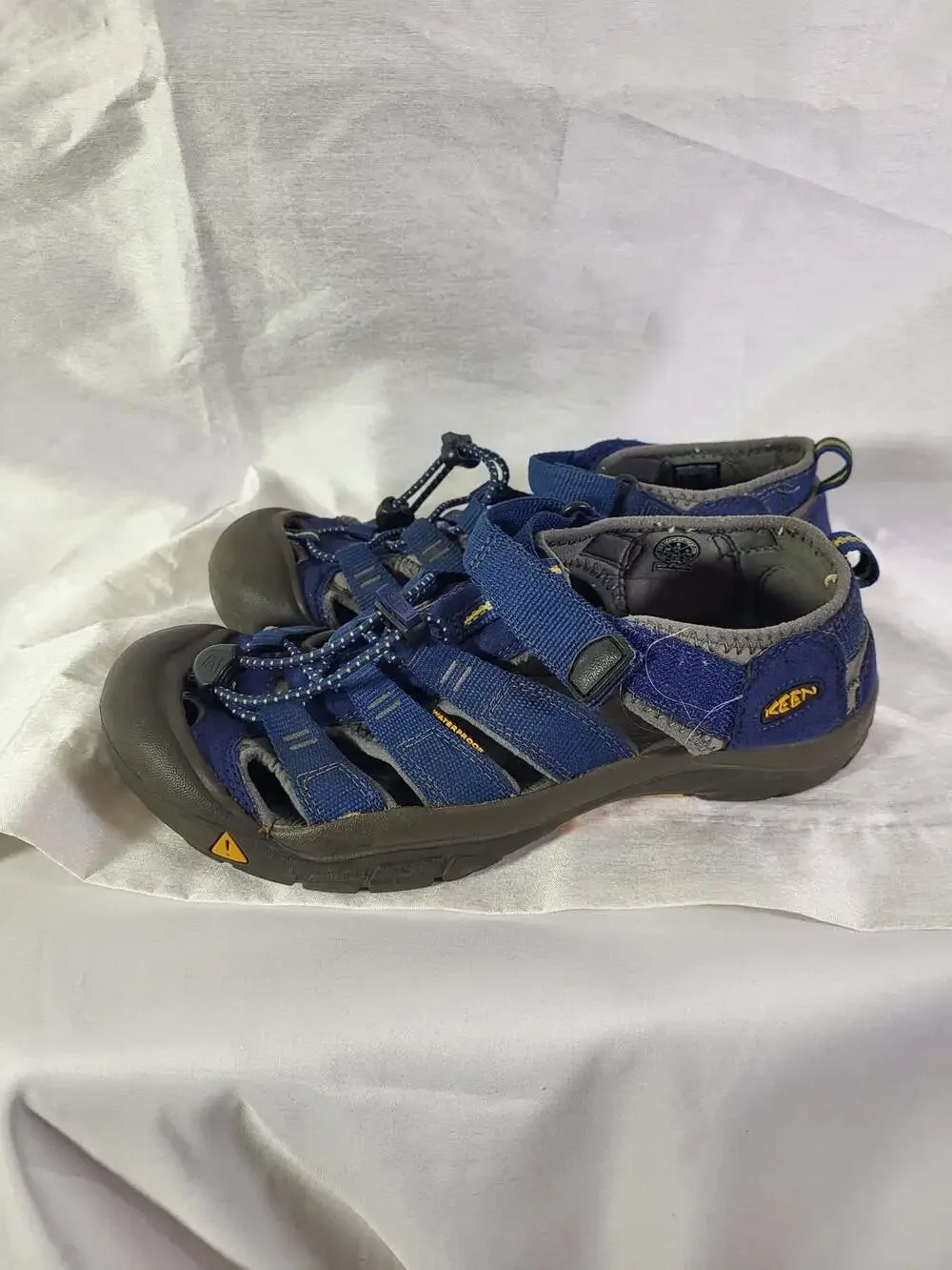 Keen Newport H2 Youth Size 6 Waterproof Sport Sandals Blue Gray